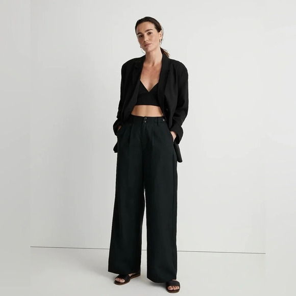 Madewell The Relaxed Blazer in
Softdrape NWT
Size small
Pit to pit 20” - Picture 1 of 9